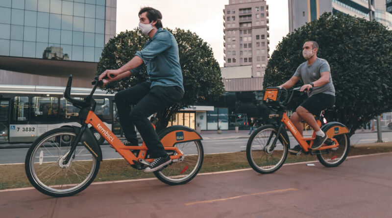Tembici lança iniciativa, com apoio do Itaú Unibanco e das prefeituras, para o uso de bikes nos drive-thrus